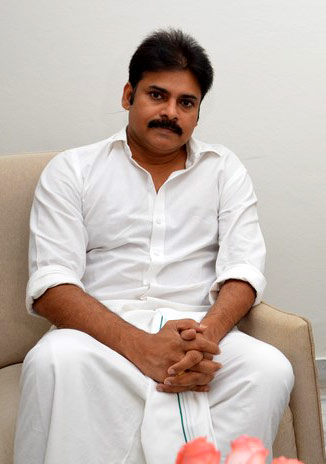 pawan kalyan,car,eye operations,helping nature,salam,producers  ఇదే నిజమైతే పవన్‌కు సలాం కొట్టాల్సిందే...! 